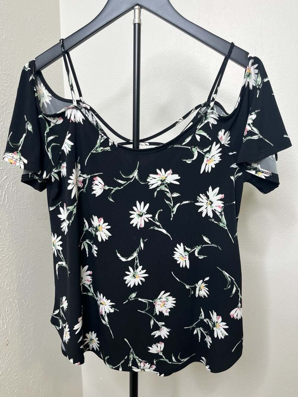 Y2K Black Floral Cold Shoulder Blouse V-Neck Short Sleeve Top